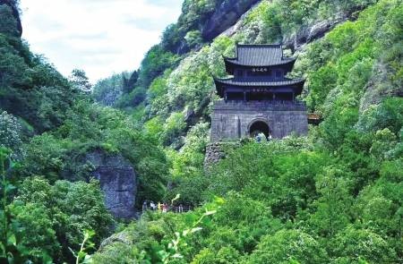 过剑门时，李隆基为何提笔作诗？