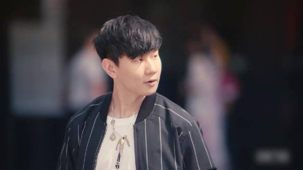 一双鞋子80万家中豪宅4亿 林俊杰不好好唱歌真要回家继承家业吗？