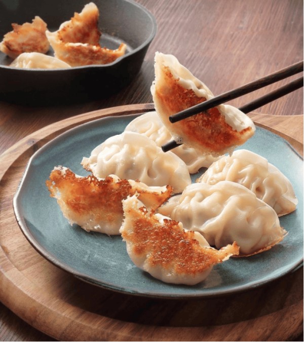 咬开那一刻汤汁在嘴里爆开：原来海霸王水饺还能这么吃