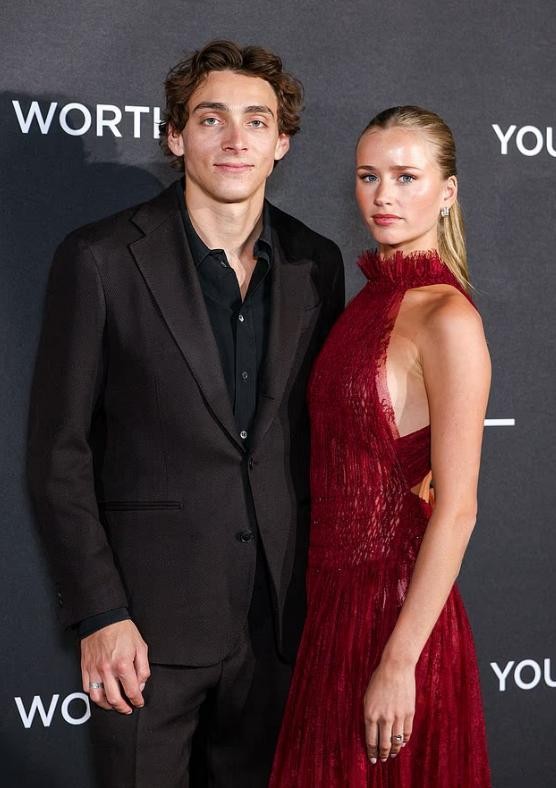 外媒曝杜普兰蒂斯已与女友秘密完婚 今年夏天将在法国举行正式婚礼