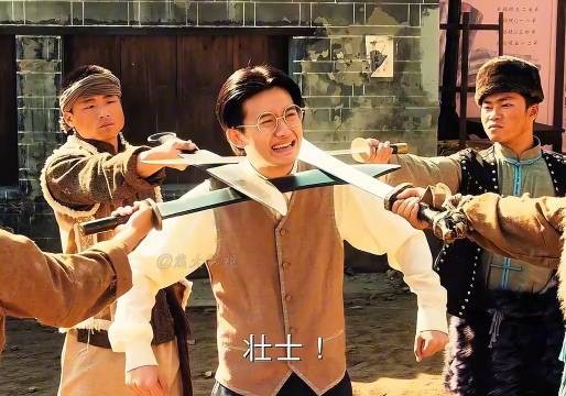 土匪怎么也没想到，小镇上随便一个人都是绝世高手！