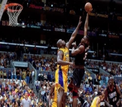 奥尼尔：艾弗森输总决赛要怪穆托姆博后者说他能单防我