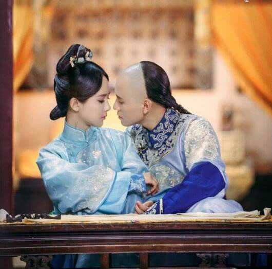 “假戏真做”的5对明星：图1吻的忘我，图5导演喊停都没用