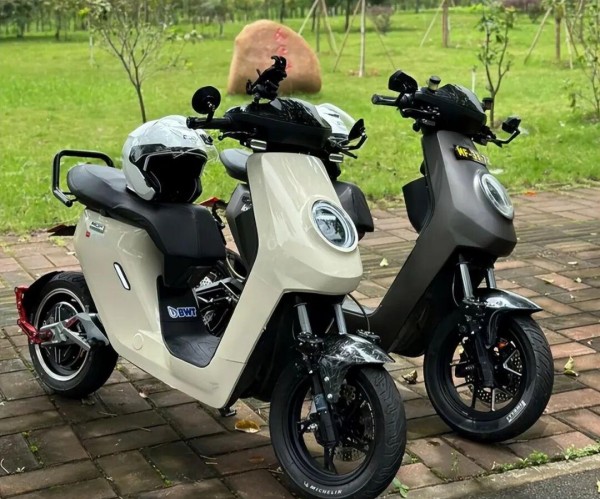 明星代言电动车:九号与小牛的棋局,谁能接住流量