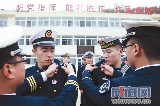 退伍季:告别军营 敬最后一个军礼