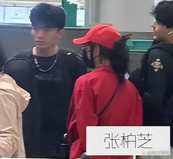 追了张柏芝儿子18年！机场一张图让老粉泪目：我们的“云养娃”修成正果