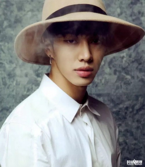 矮个子男生穿衣搭配技巧，看明星怎么穿