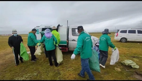 胡歌十年青海路:从高原志愿者到生态大使,平凡脚印如何铸就信任?