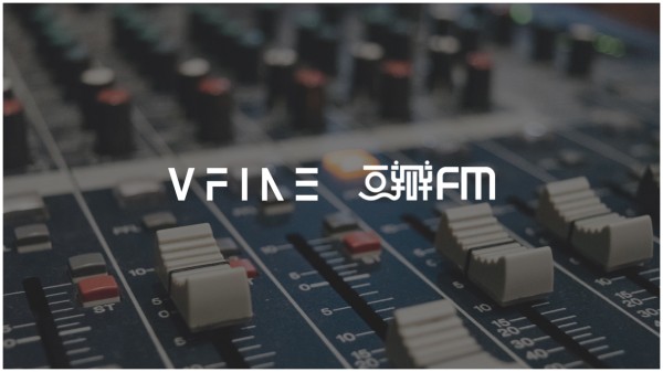 图片包含 室内 描述已自动生成