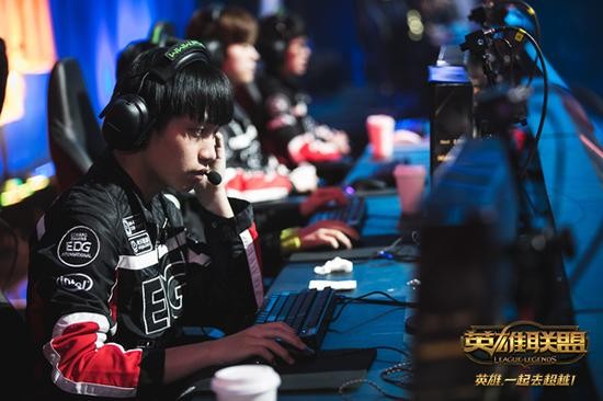 Clearlove寡妇登场带起节奏