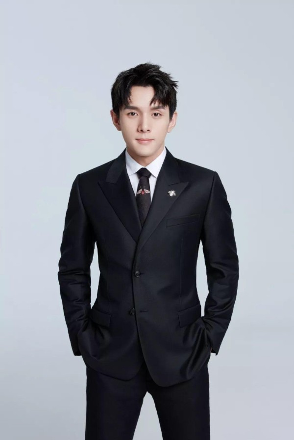 抖音网红生态：新红人的崛起与中代网红的挑战