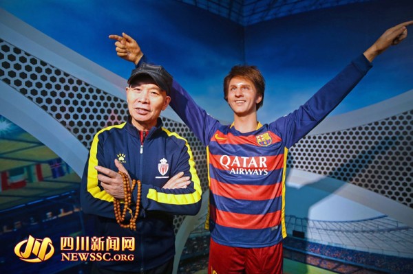 环球明星蜡像馆亮相成都 李伯伯亲临助阵