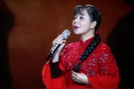 从草根到国家一级演员，放弃百万年薪嫁给农村男友，如今她怎样了图片