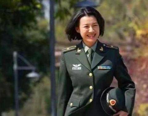 老公身家上亿，当上阔太却爱演戏，被导演喊来救场，却意外走红了