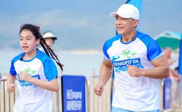 小泡芙依旧坚持跑到最后。