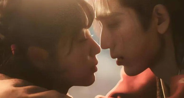 《逐玉》33集翻面吻，长玉吻的是言正，不是侯爷