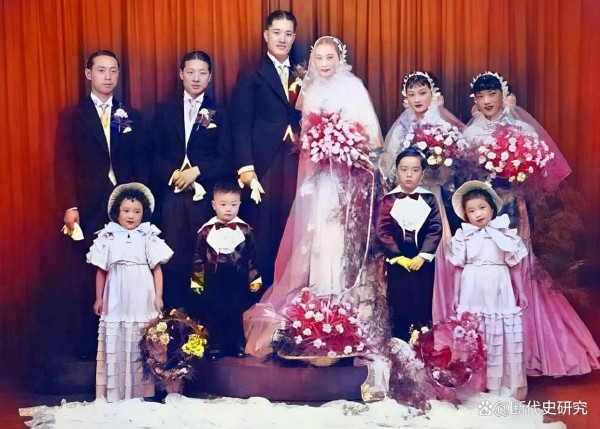 这是民国第一美女胡蝶与潘有声的...@断代史研究的动态