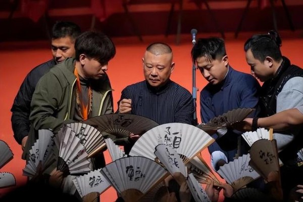 德云社大洗牌！烧饼成功上位副总，郭麒麟和岳云鹏陷入“沉默”