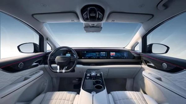 汽车圈开年大变动，比亚迪老将叛变，投靠巨头叫板前东家-有驾