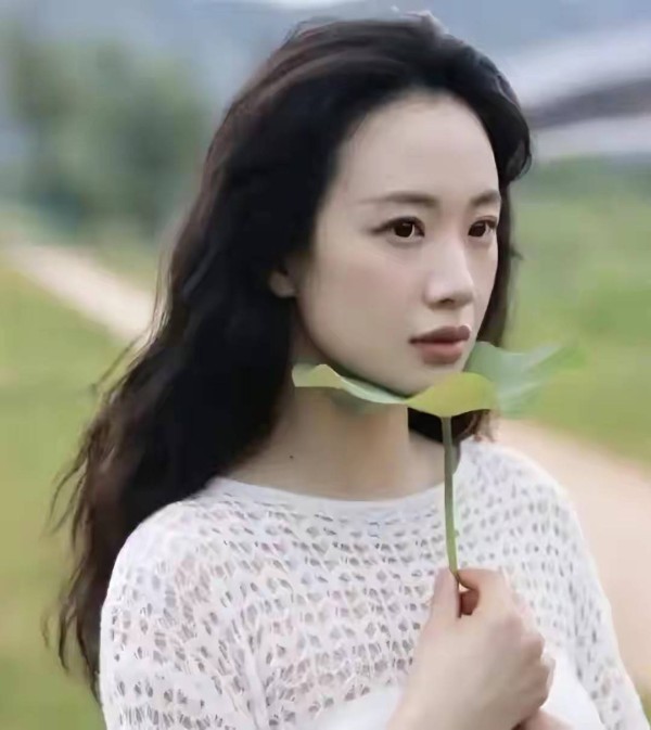 因耍大牌惨遭封杀，求拍“敏感戏”上位！难怪连张颂文都嫌弃她！