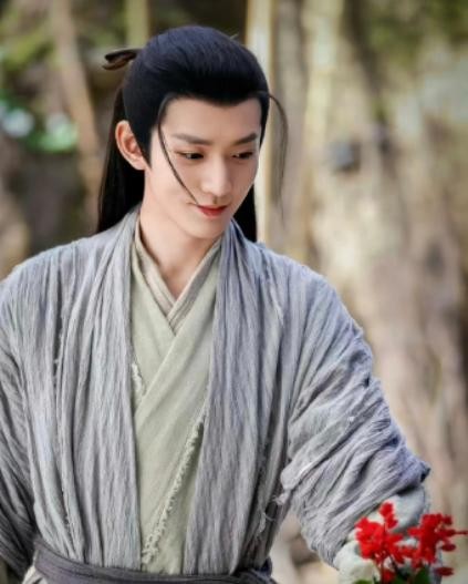 《逐玉》成功带火五位男演员，形成罕见的“全员出圈”局面，压力给到男主角邓为