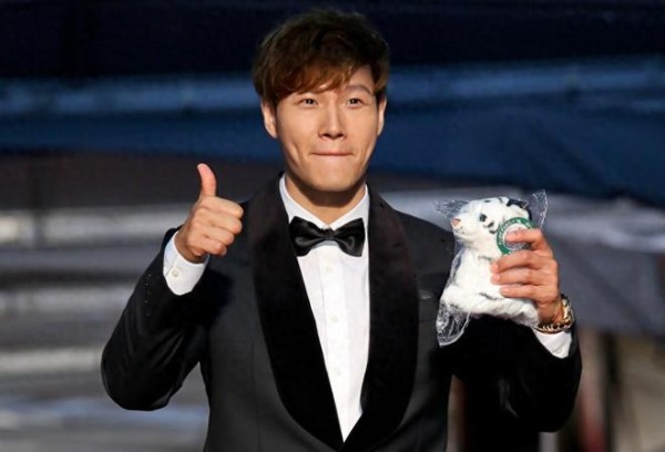 金钟国宣布闪婚，豪掷62亿购江南豪宅，内幕揭秘！