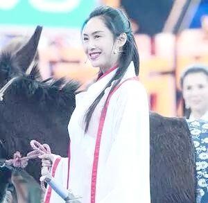 明星综艺片酬内幕：高片酬背后的多重因素