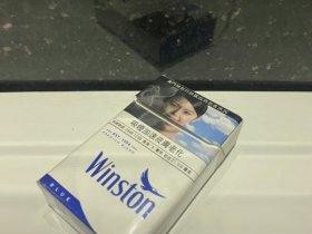 2025荷花烟爆火背后：谁在推动？揭秘明星带货与怀旧风潮-第3张图片