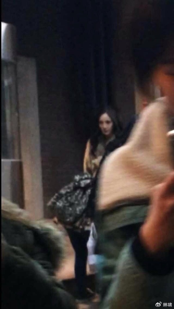 杨幂“跪下”言论引爆热搜：一场教科书级的娱乐营销