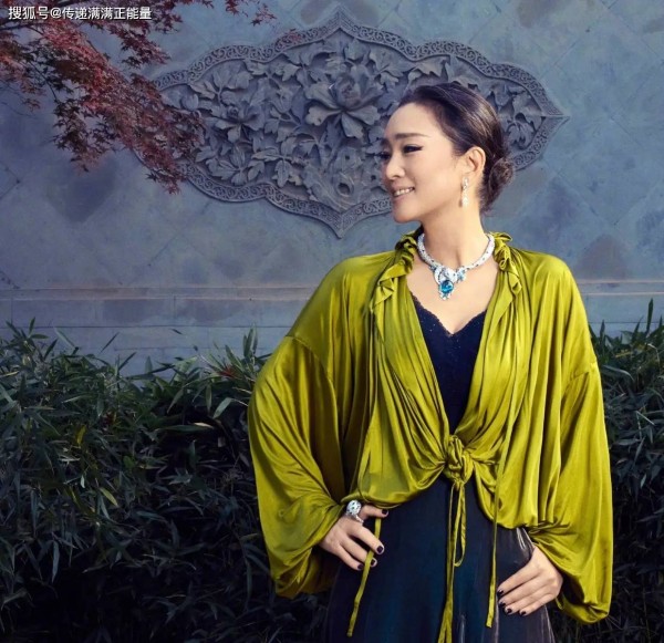 2个细节让巩俐这次时尚大片赢麻了