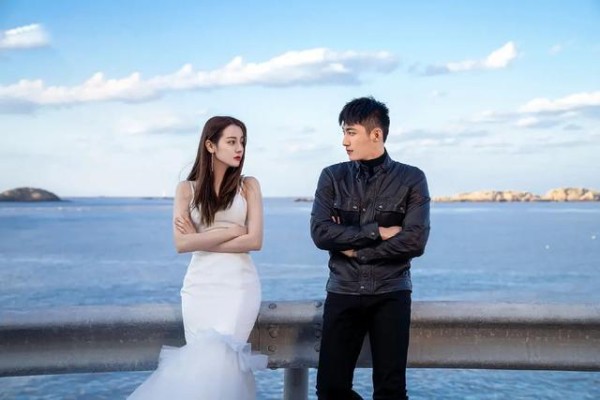 《幸福，触手可及》原著，宋洛是宋凛女儿，周放和宋凛感情坎坷