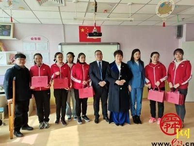 济南市启明星儿童康复中心开展“魅力女人节，爱心公益行”活动
