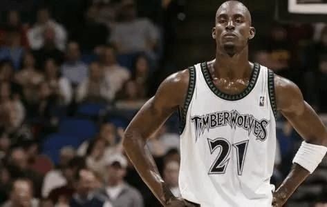 文章神超女朋友 介绍电竞明星神超女朋友：颜值与实力并存，她是如何成为电竞圈的焦点图片2的概述图