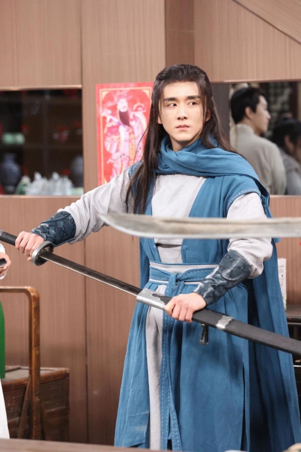 演员录浙江卫视综艺掰手腕骨折？令人想起高以翔猝亡