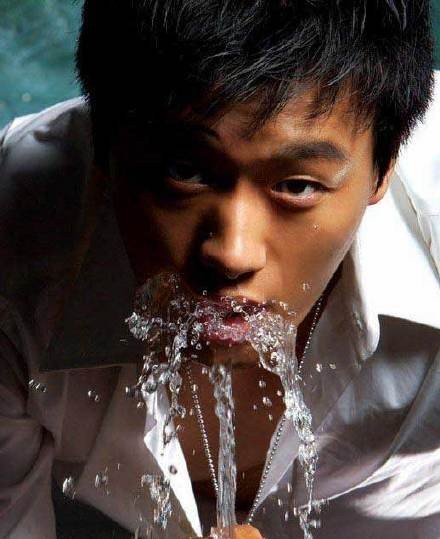 “岩男郎”黄明疯狂减肥&nbsp;&nbsp;细数娱乐圈的四大减肥王