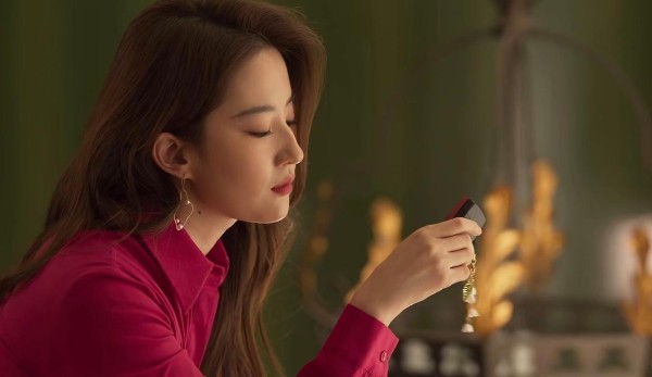 刘亦菲新剧数据炸裂口碑却两极分化，她的‘稀缺性’真被透支了？