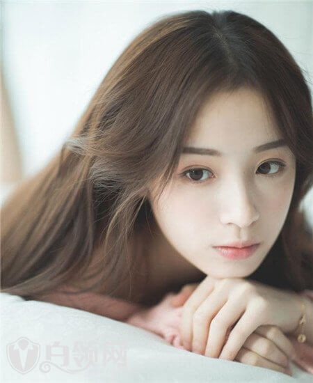 周二珂弯腰弄咕咕漏馒头视频 二珂7.28走光无删减录像回放 第6张