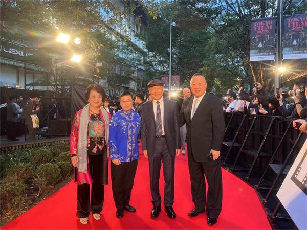 上海四位艺术家走上东京国际电影节红毯，还凭借这部新片捧回金鹤奖