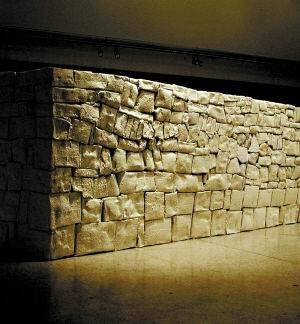 吴镇宇想把施慧的“墙”搬回家