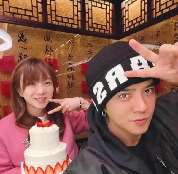 亲爹亲妈站队“前任”？扒一扒娱乐圈的“亲情倒戈”暗战！