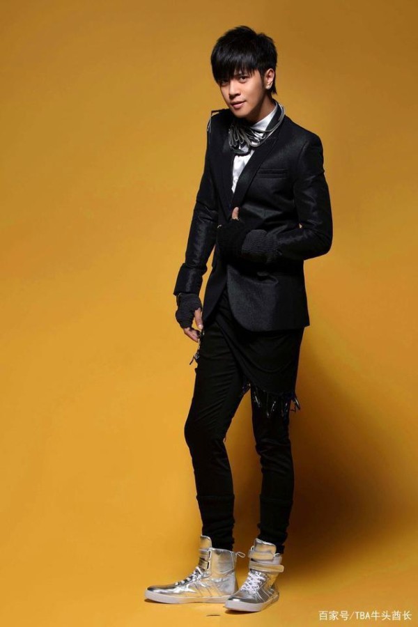 时萌时帅的罗志祥，时髦造型还挺丰富