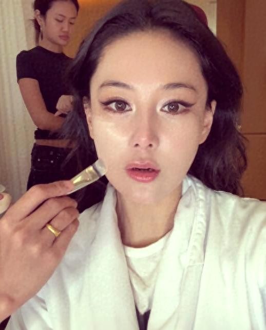 明星化妆背后的巨额投资与专业揭秘