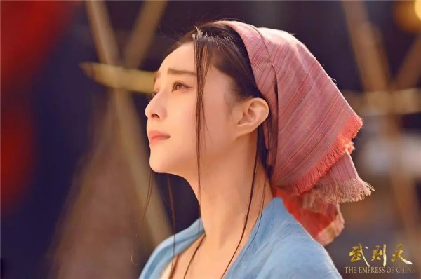 娱乐圈税务大地震，明星工作室全中枪！天价片酬“乐极生悲”？