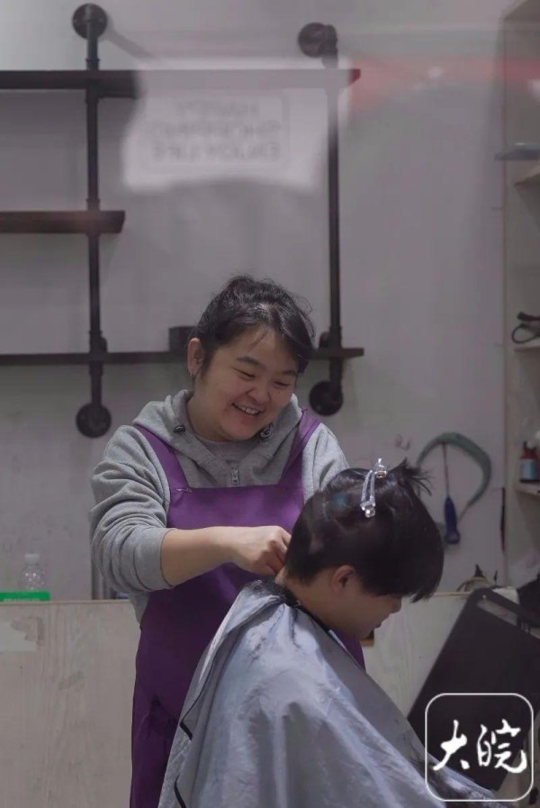 晓华回应将为向佐剪发:“不敢剪太短,怕他造型不好做”