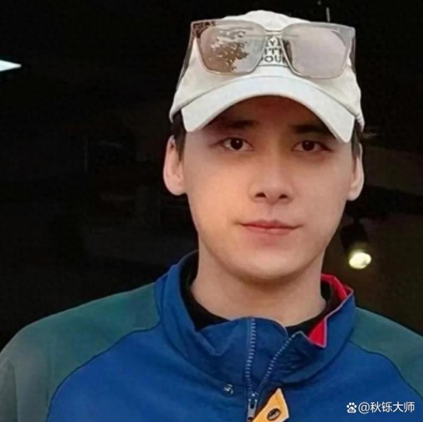 李易峰求复出疯魔了?去大孤山跪拜,曼谷演唱会割韭菜不顾粉丝安危