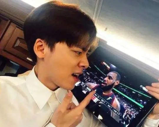 詹姆斯躺枪！李易峰塌房，吴亦凡沦落，遭调侃：全是詹皇粉丝