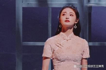 周洁琼弹琵琶惊艳四座，《闪光的乐队》歌手汇聚一堂，精彩绝伦