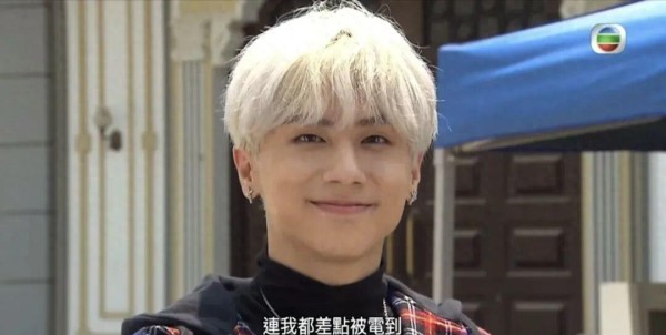 TVB男星宣布结束10年姐弟恋，与内地女网红举止亲密，本人回应四个字，留下巨大想象空间