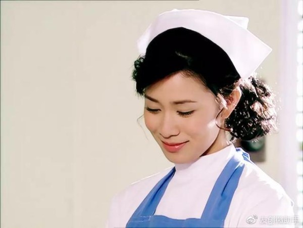 angelababy和网红一起开滤镜，对比就知道网红和明星的区别