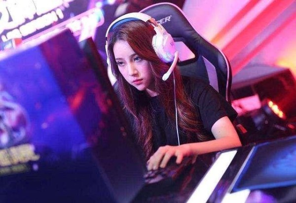 回望草根电竞选手成名之路，你跟他们也许只有一步之遥